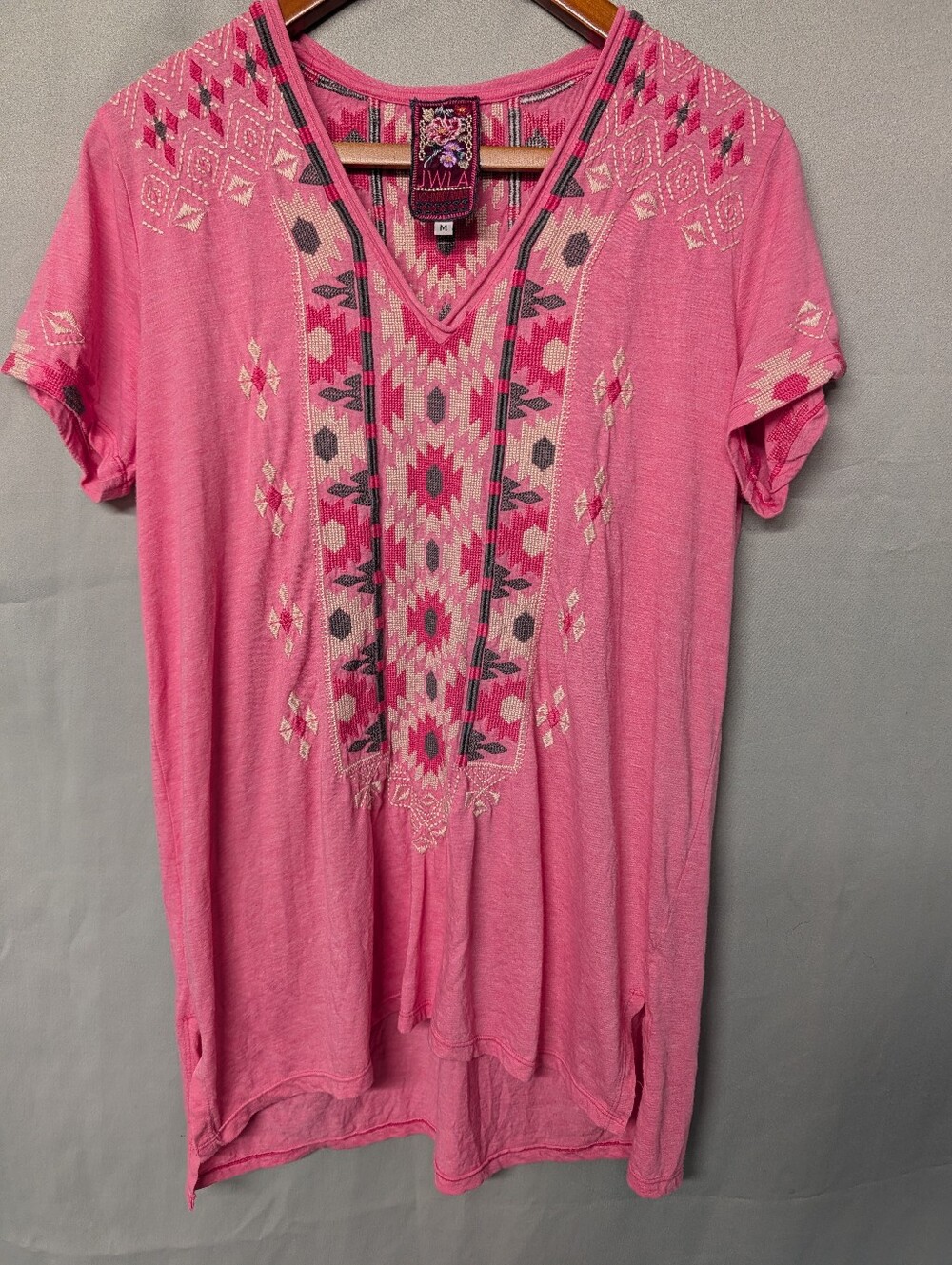 Johnny Was Pink Embroidered Short-Sleeve V-Neck Tunic Size Medium